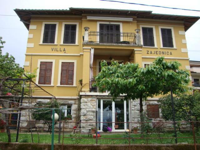 Villa Zajednica Icici Luaran gambar